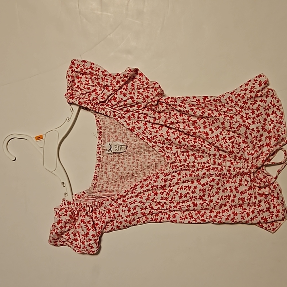 Girls top size XXS  white with red flowers